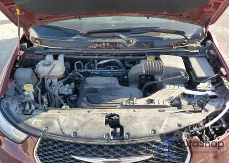 2022 Chrysler Pacifica Touring z USA, uszkodzony, nr VIN 2C4RC1FG5NR165368